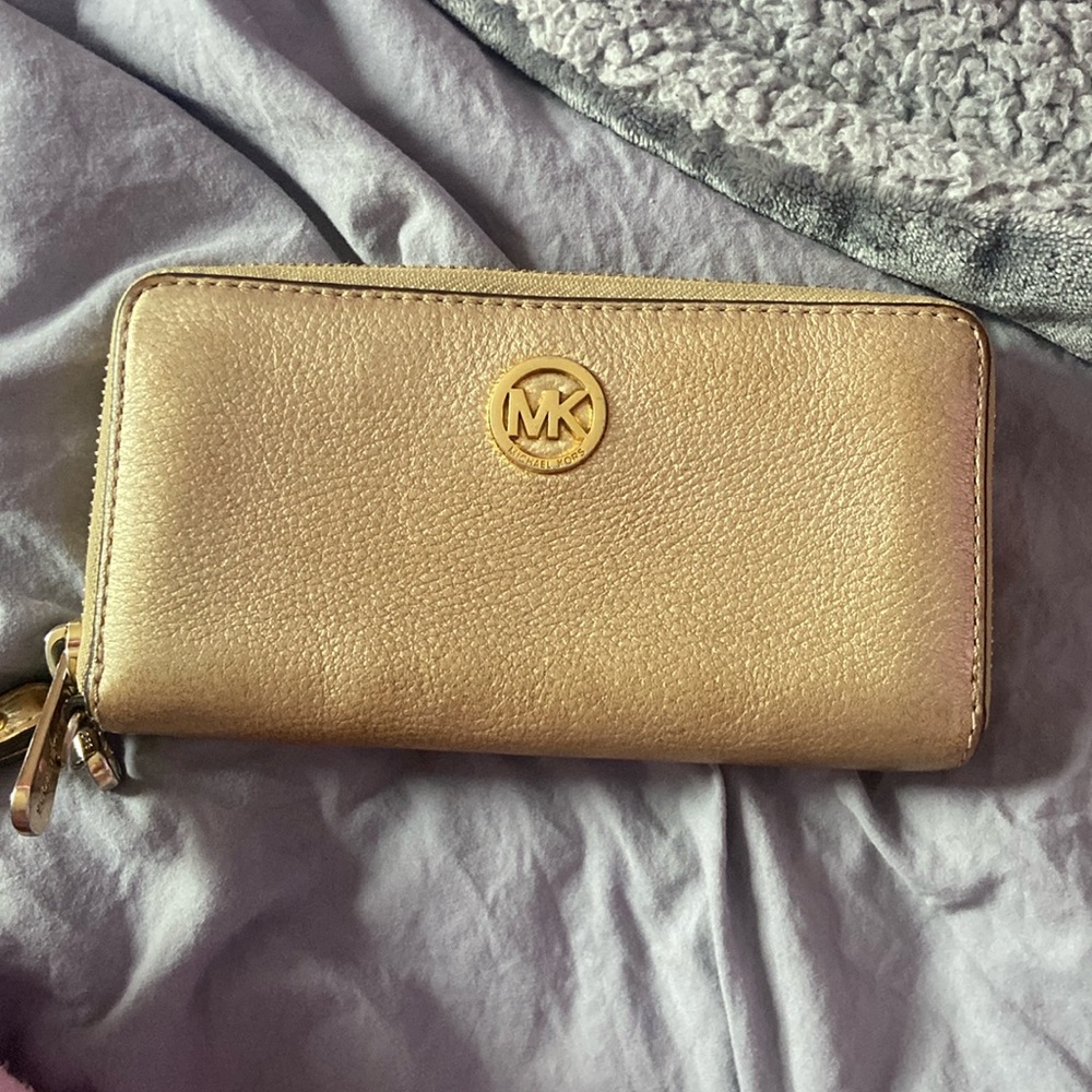 Michael Kors Wallet - GOLD